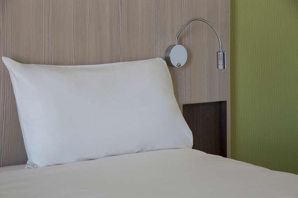 The Originals Access, Hotel Cholet Gare Room photo